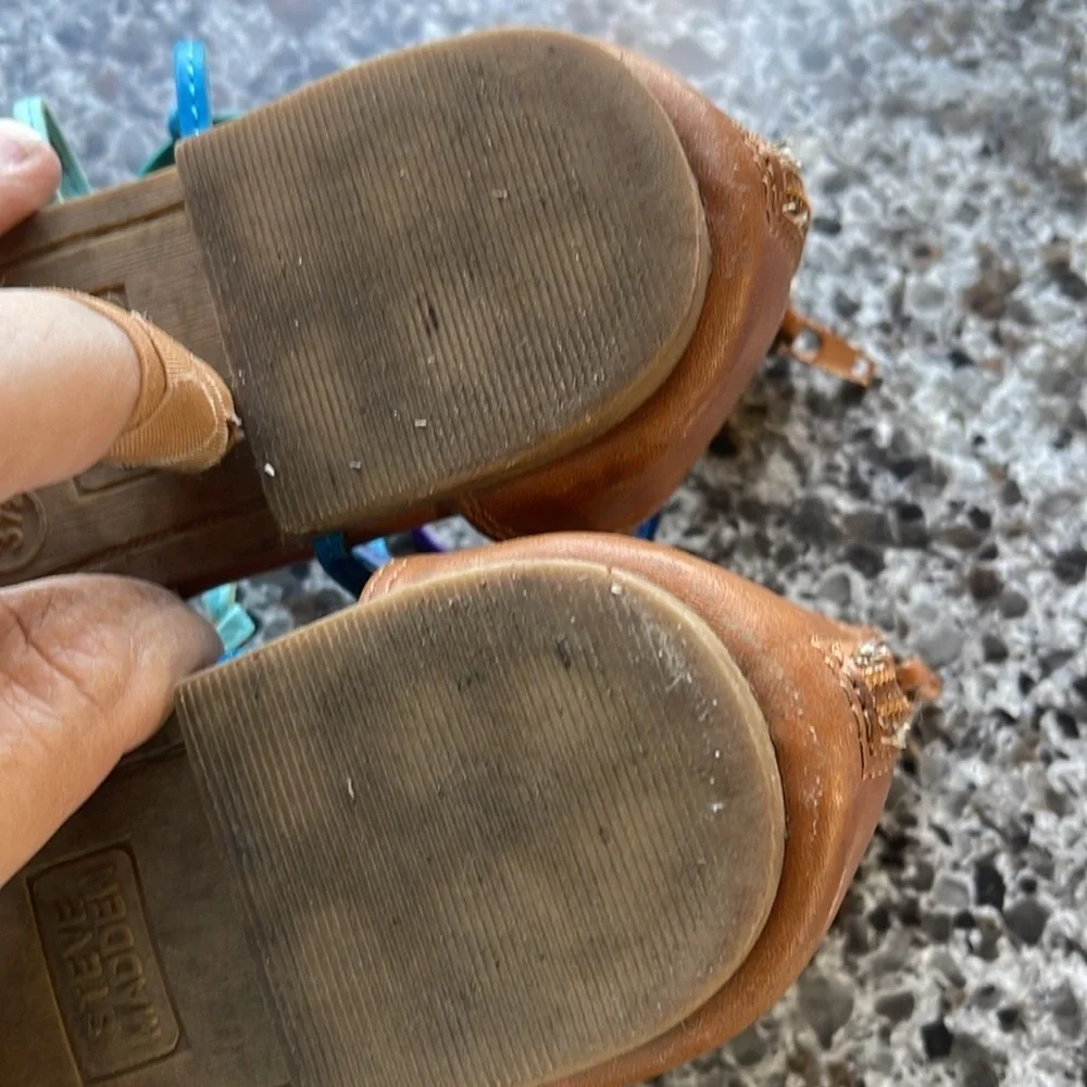 Steve Madden‎ Rainbow Sandals girls size 3.5 zipper back.